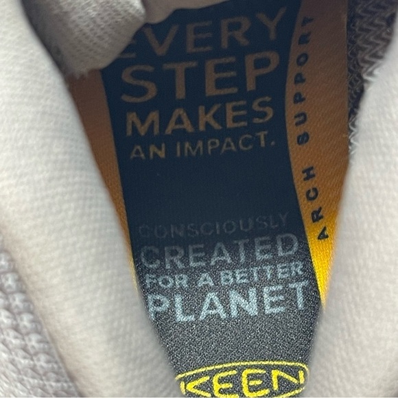 Keen Womens size 9 Circadia Mid Hiking Boots Lace Up Waterproof Steal Gray New - Picture 11 of 11